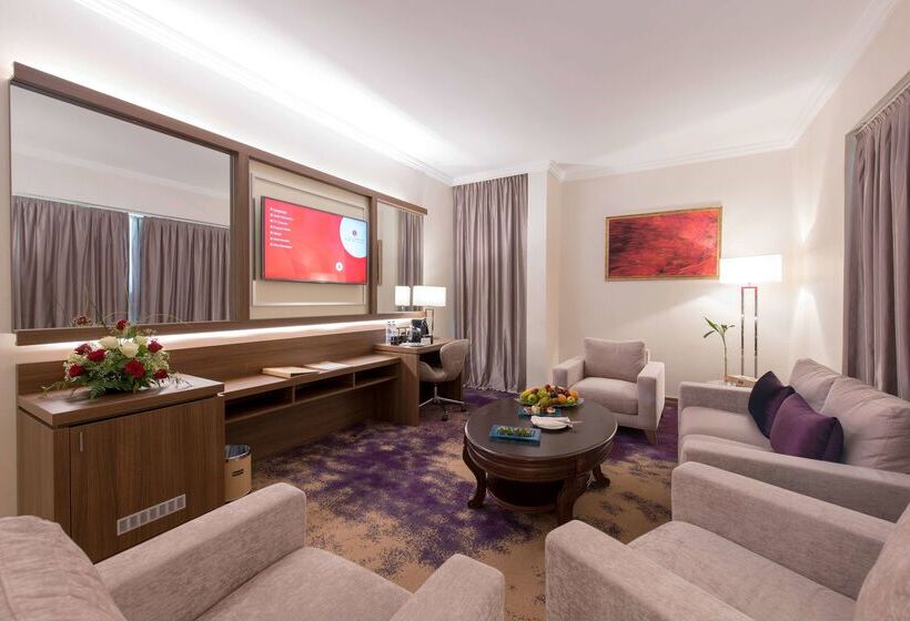 هتل Ramada By Wyndham Continental Jeddah