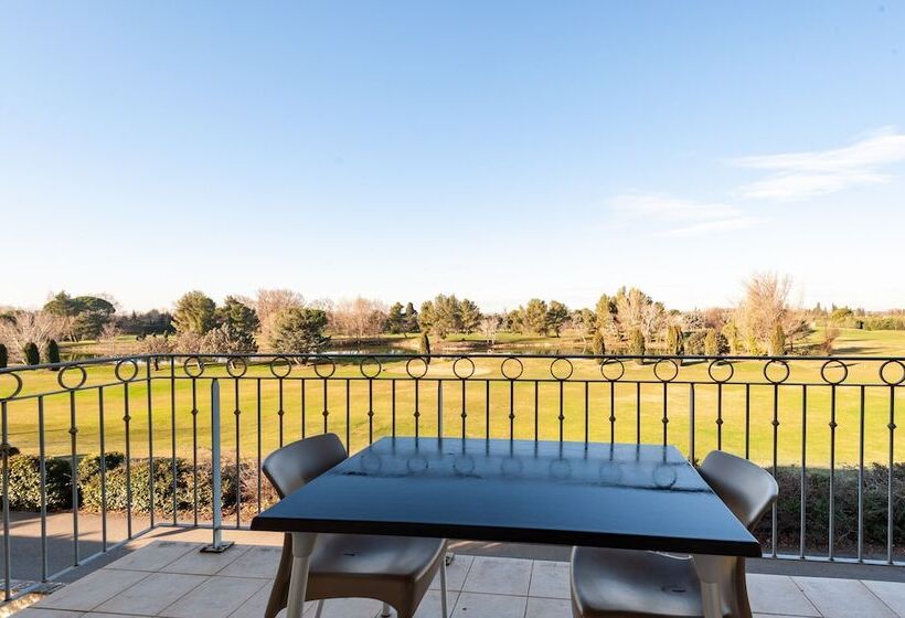 Residhotel Golf Grand Avignon
