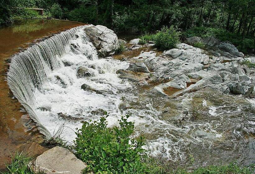 هتل Restaurante La Quadra