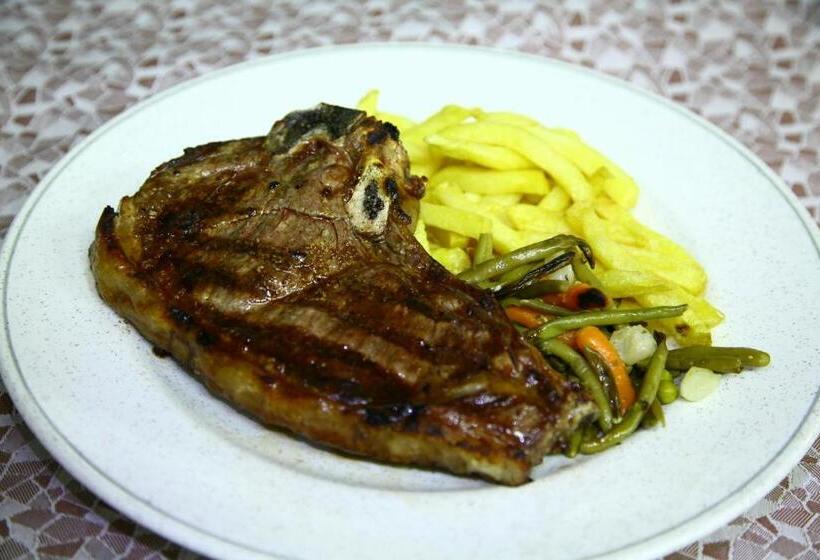 هتل Restaurante La Quadra