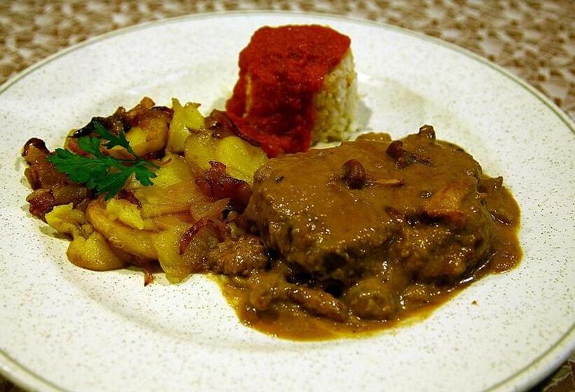 Отель Restaurante La Quadra