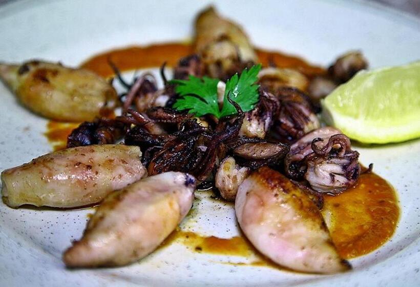 هتل Restaurante La Quadra