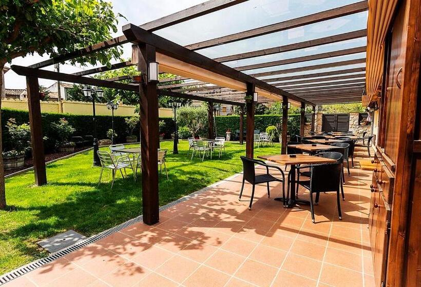 هتل Restaurante La Quadra