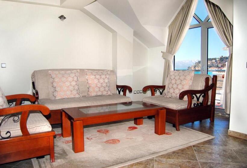 Royal View Hotel And Spa