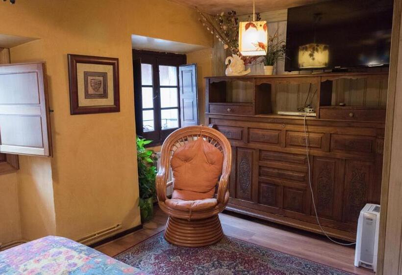 هتل روستایی Luna Del Valle