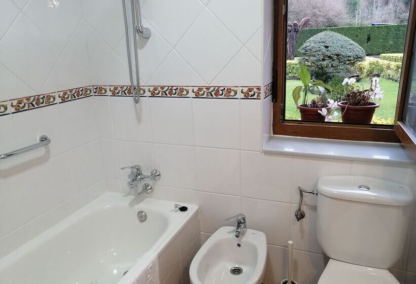 فندق ريفى Pugide