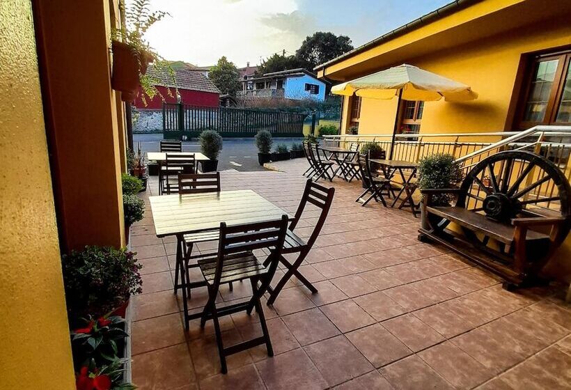 فندق ريفى Pugide