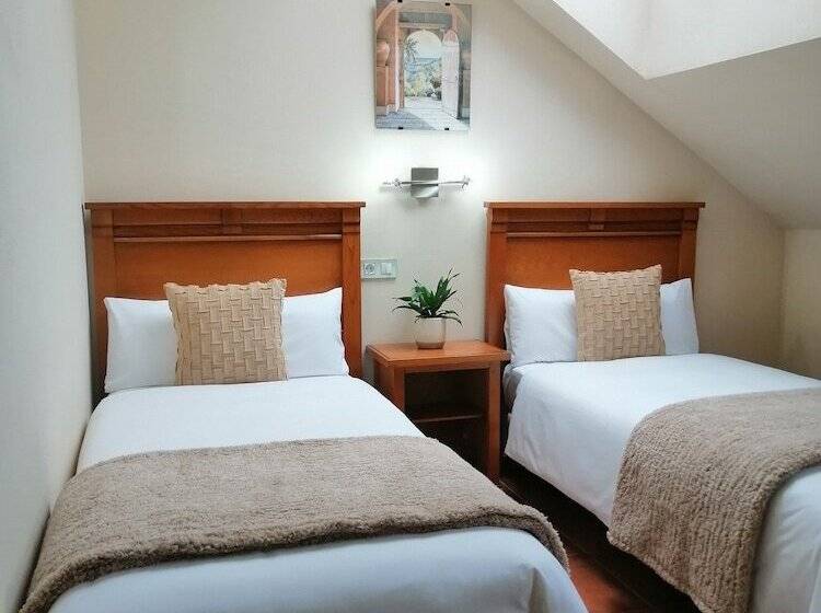 בית מלון כפרי Pugide