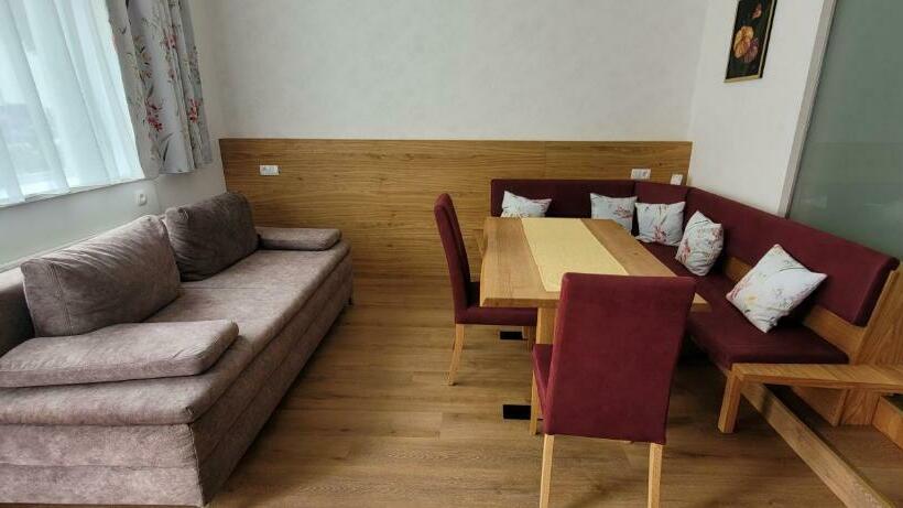 هتل Sonnblick Am Wörthersee