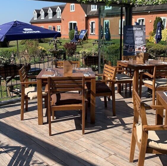 Strawberry Bank Hotel, Nec