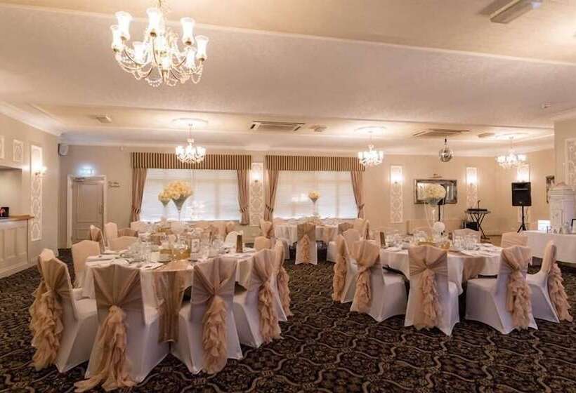 Strawberry Bank Hotel, Nec