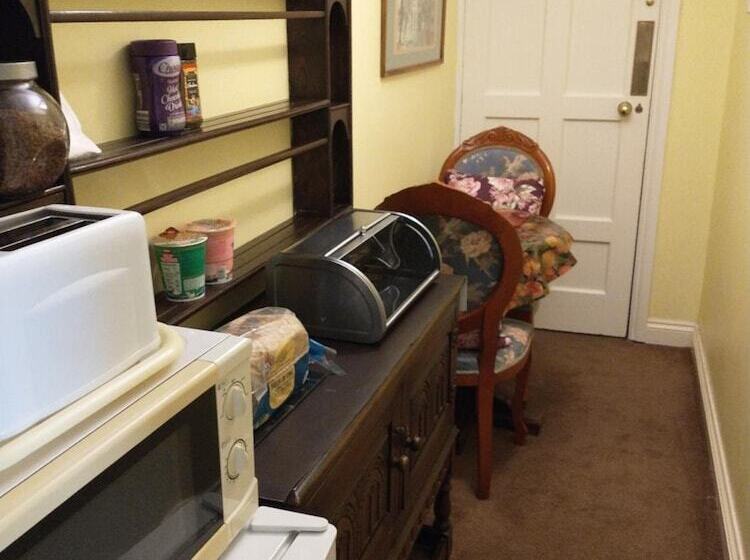 فندق The Arlington Coach House