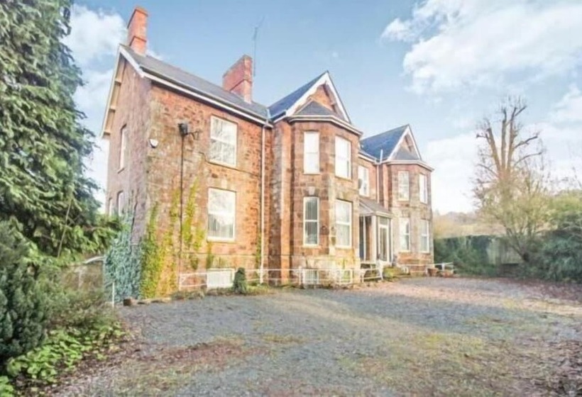 فندق The Arlington Coach House