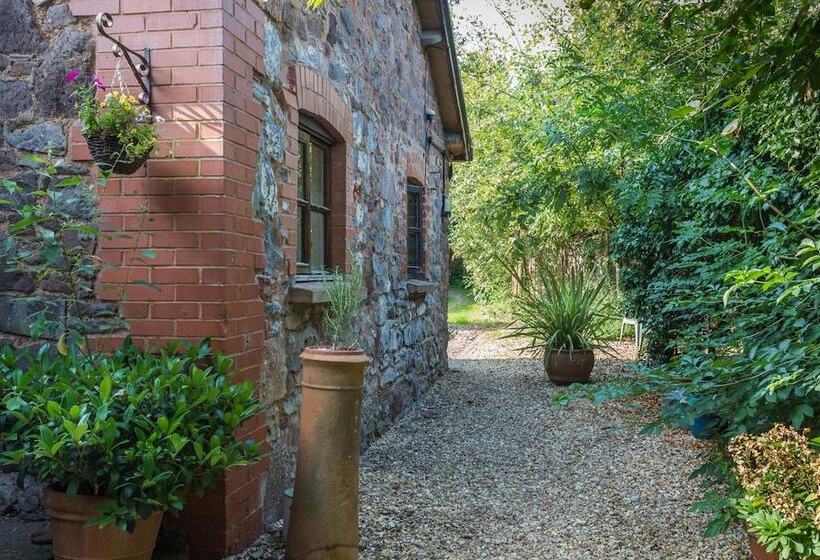 فندق The Arlington Coach House