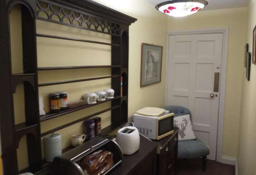 فندق The Arlington Coach House