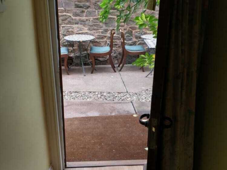 فندق The Arlington Coach House