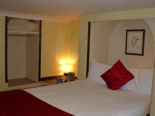 Отель The Bay Horse