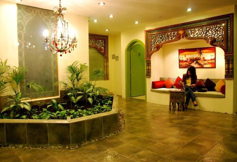 فندق The Convention Center & Royal Suites