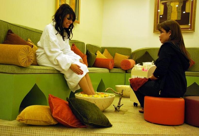 فندق The Convention Center & Royal Suites