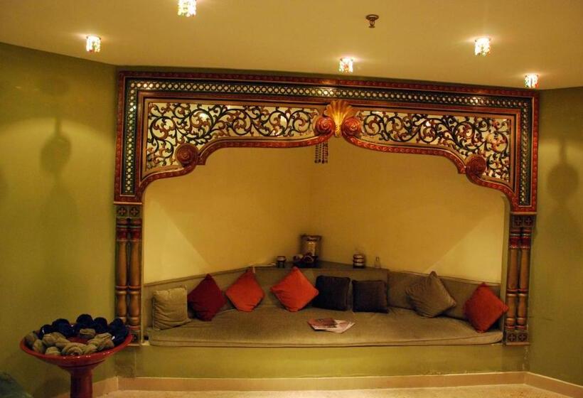 فندق The Convention Center & Royal Suites