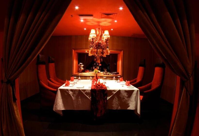 فندق The Convention Center & Royal Suites