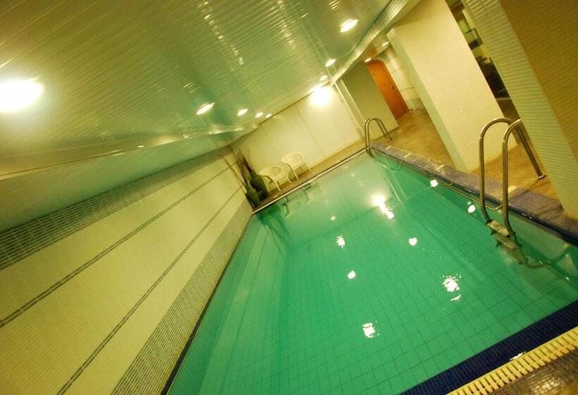 فندق The Convention Center & Royal Suites