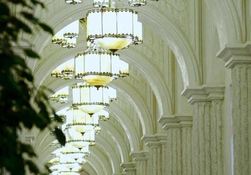 فندق The Convention Center & Royal Suites