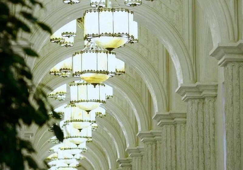 فندق The Convention Center & Royal Suites