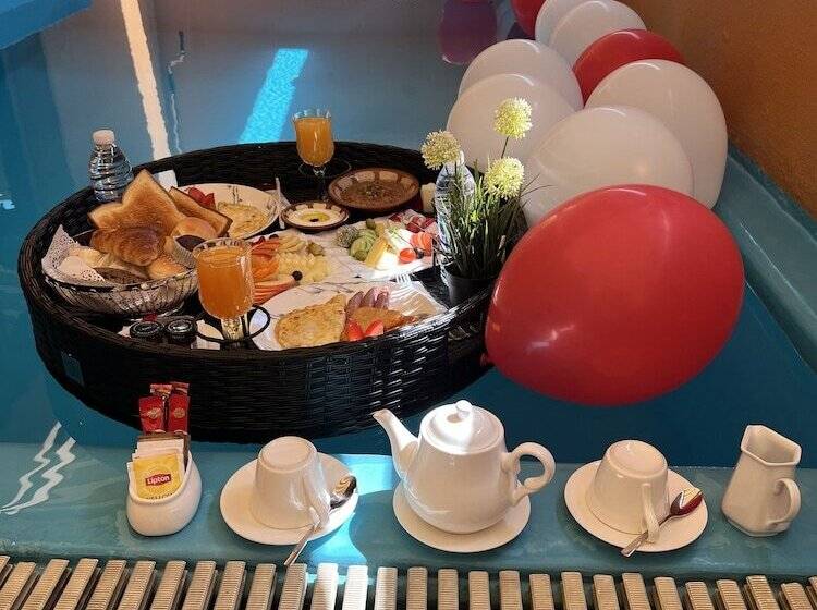 فندق The Convention Center & Royal Suites