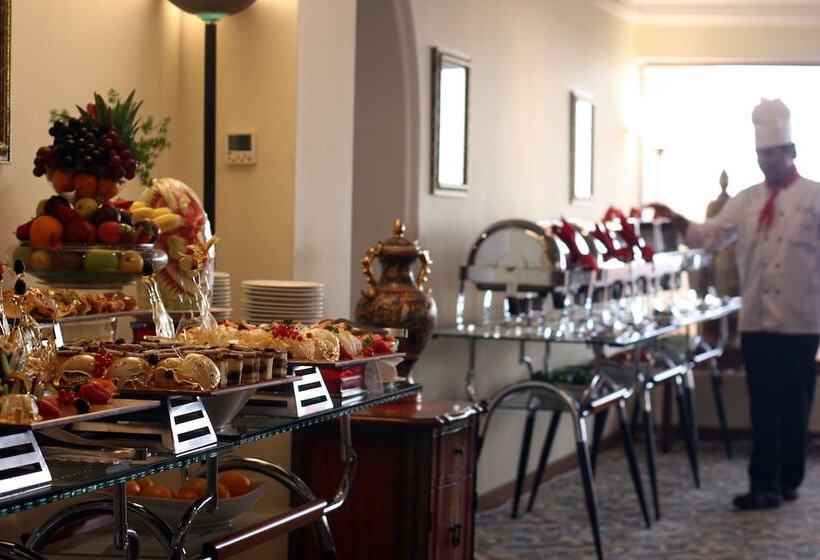 فندق The Convention Center & Royal Suites