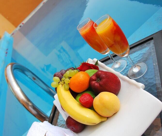 فندق The Convention Center & Royal Suites