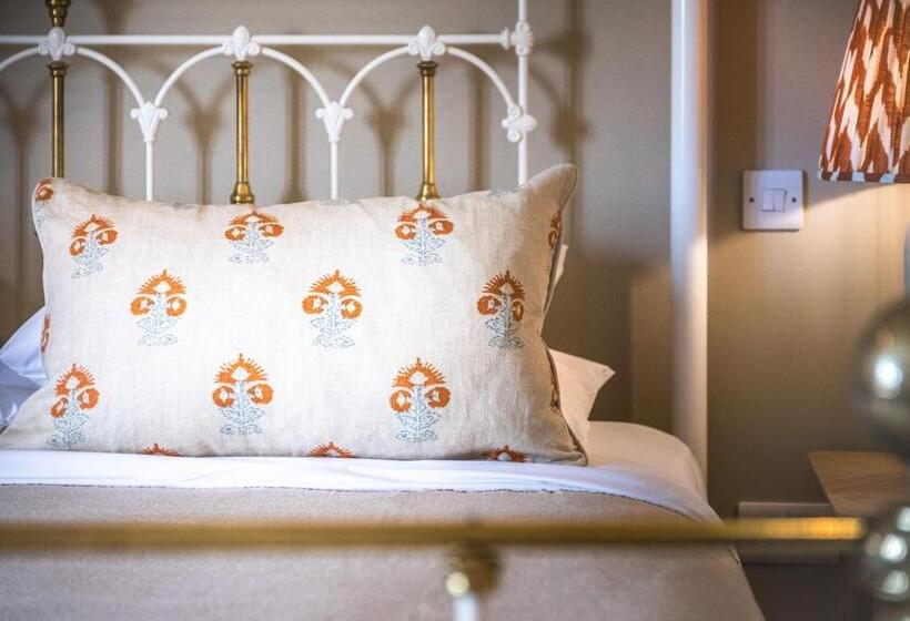 호텔 The Crown Inn