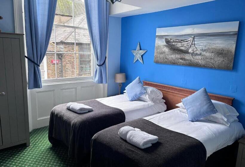 Отель The Fleur De Lis