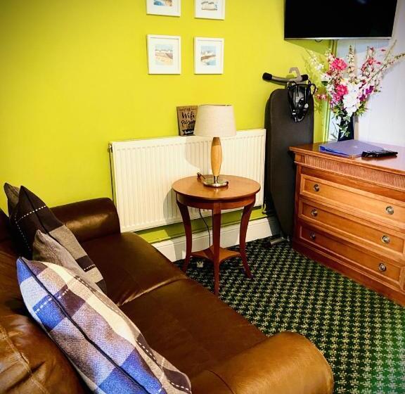 Отель The Fleur De Lis