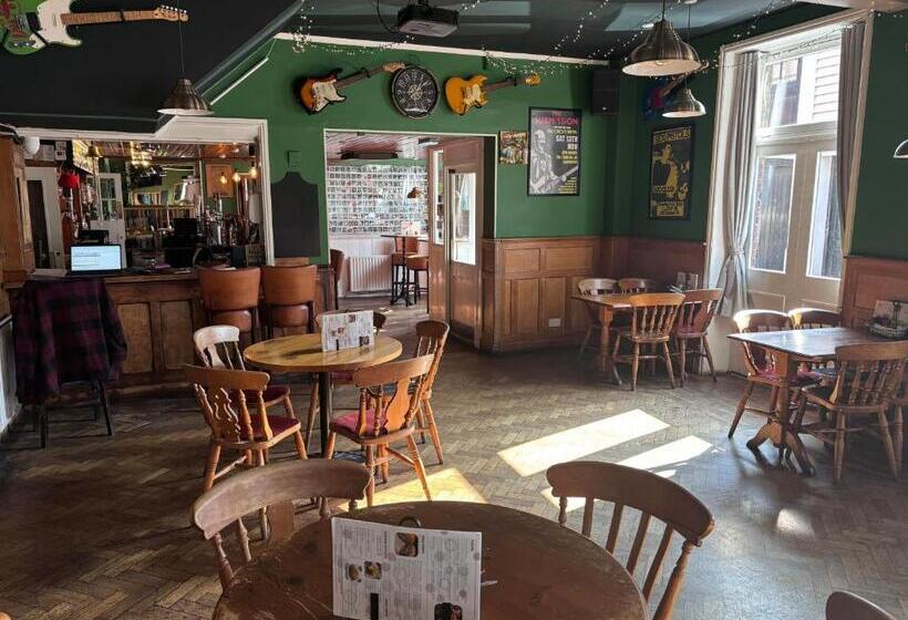 Отель The Fleur De Lis