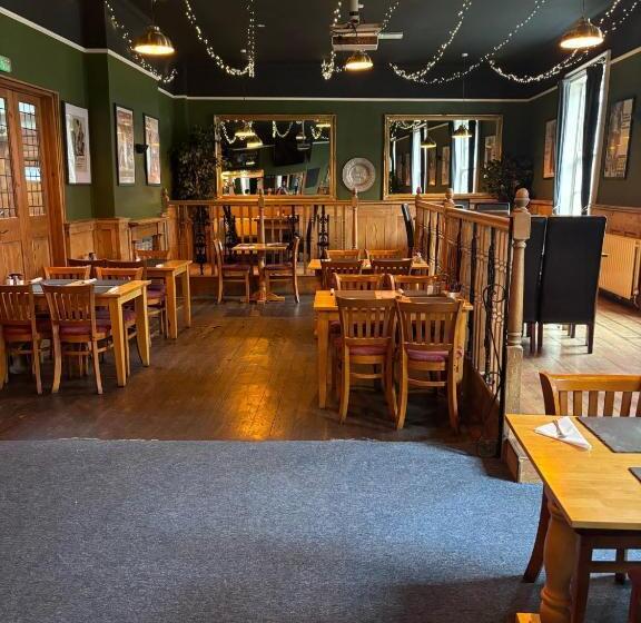 Отель The Fleur De Lis