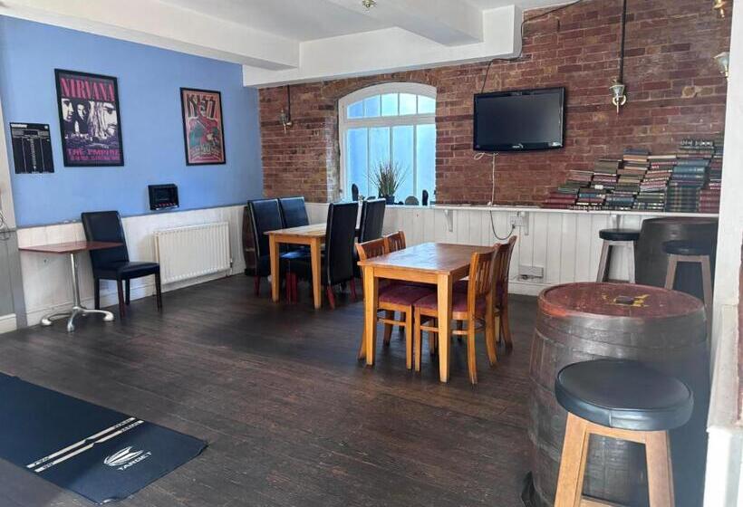 Отель The Fleur De Lis