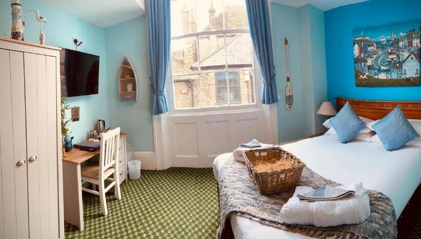 Отель The Fleur De Lis