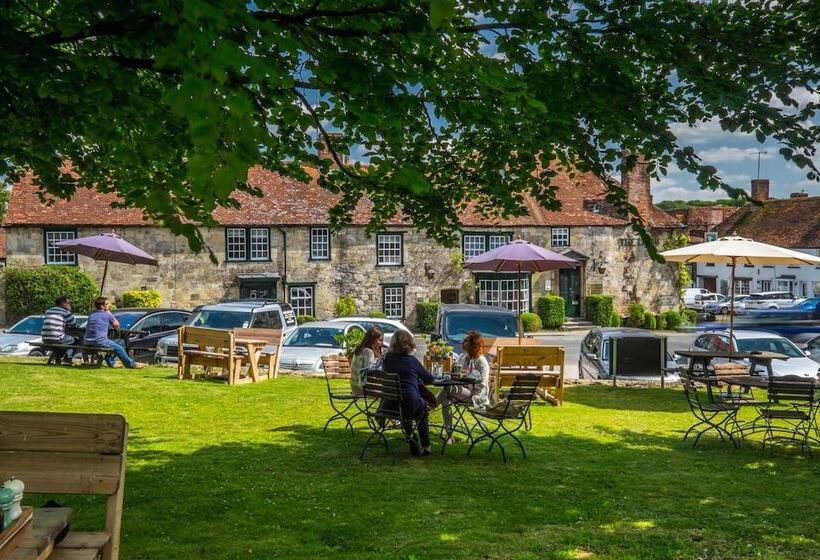 فندق The Lamb Inn