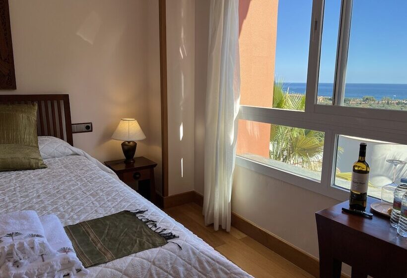 בית מלון כפרי The Marbella Heights Boutique