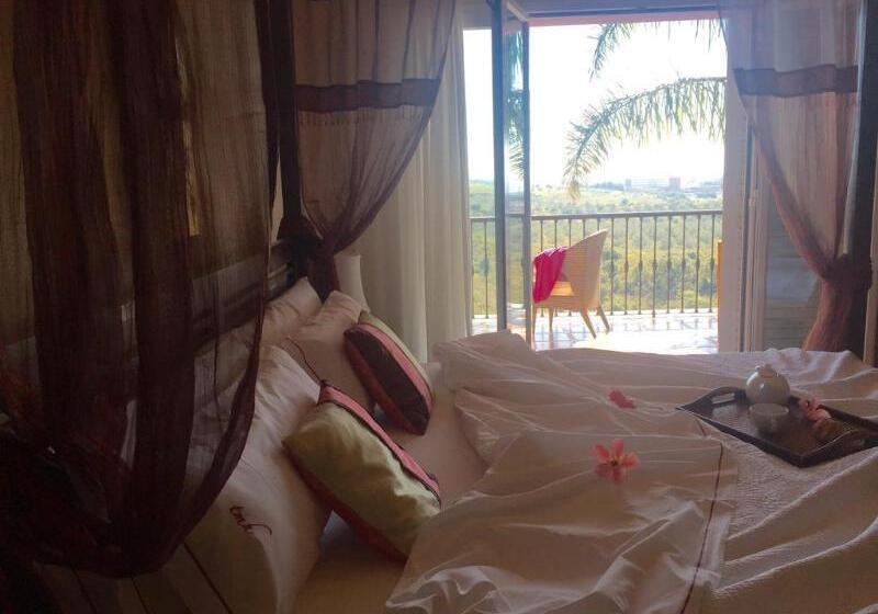 בית מלון כפרי The Marbella Heights Boutique