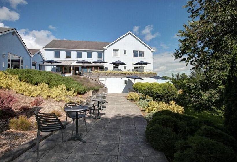 호텔 The Plough Inn