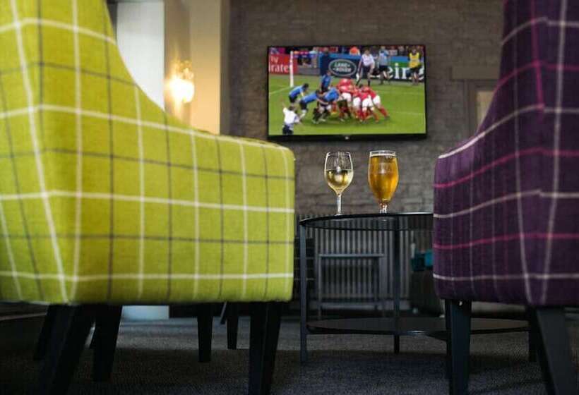 호텔 The Plough Inn