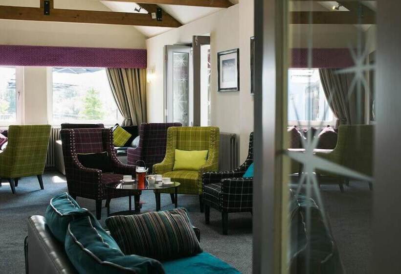 בית מלון כפרי The Plough Inn