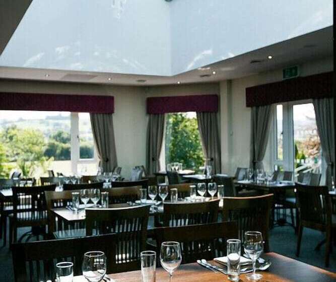 בית מלון כפרי The Plough Inn