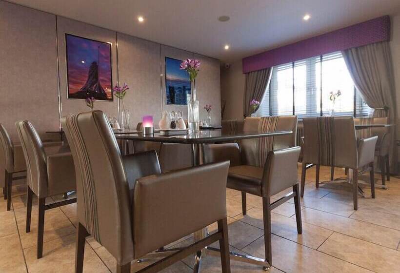 בית מלון כפרי The Plough Inn