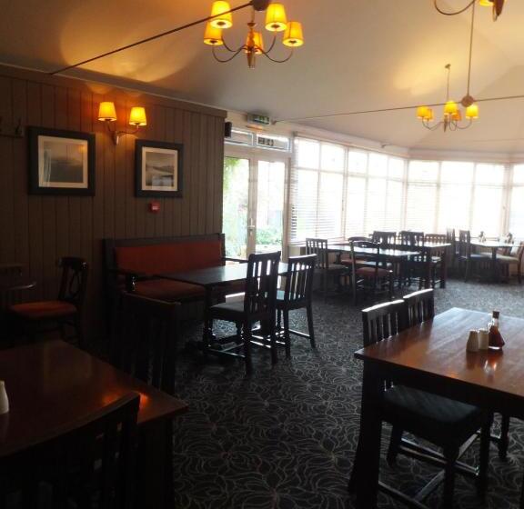 فندق The Red Lion, Stretham