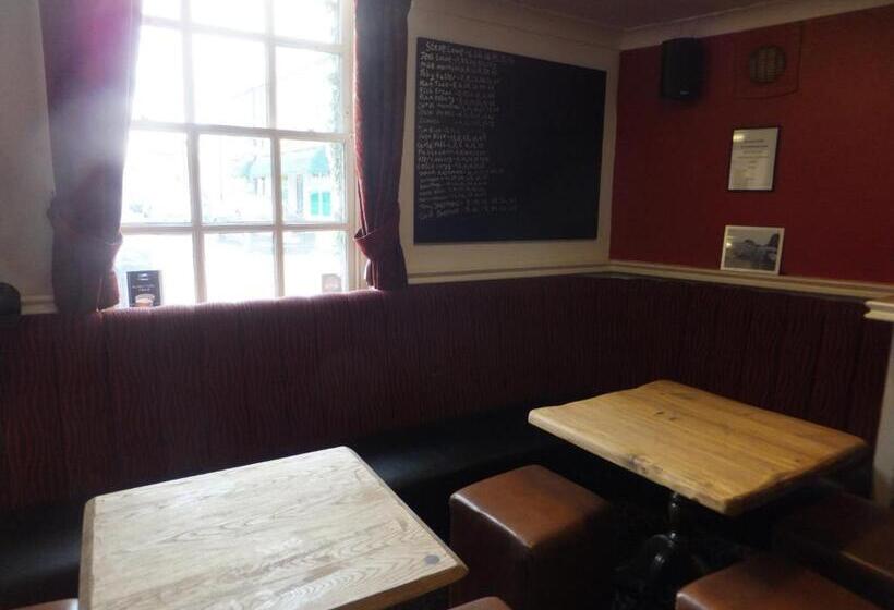 فندق The Red Lion, Stretham