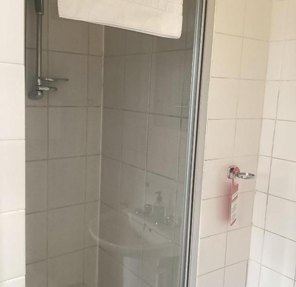 Отель The Riverside