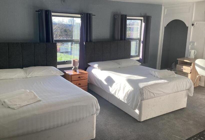 Отель The Riverside